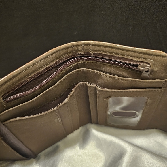 Nine West Tan Croc Embossed Wallet - Picture 6 of 11